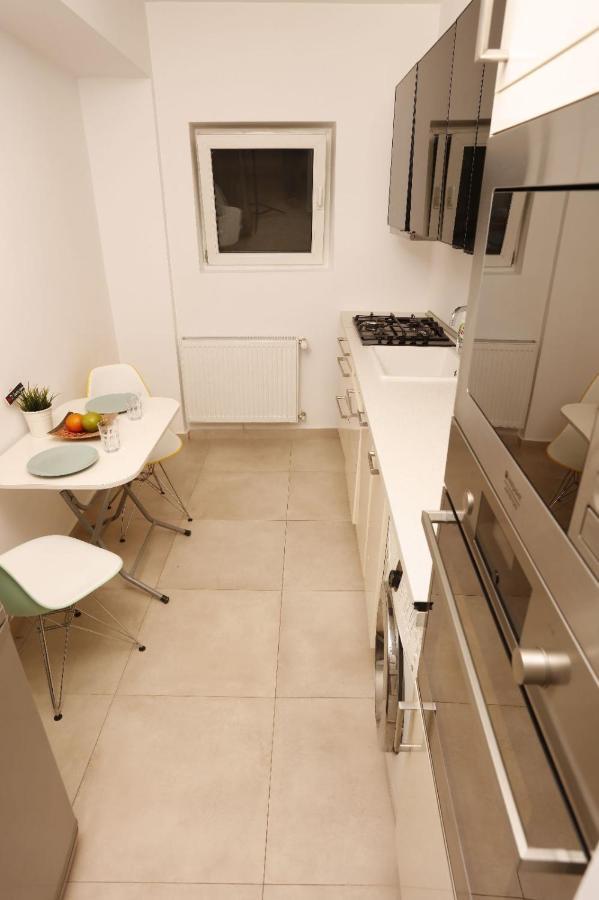 2 Bedroom Apartment With Amazing View In City Center Bucharest Exterior photo
