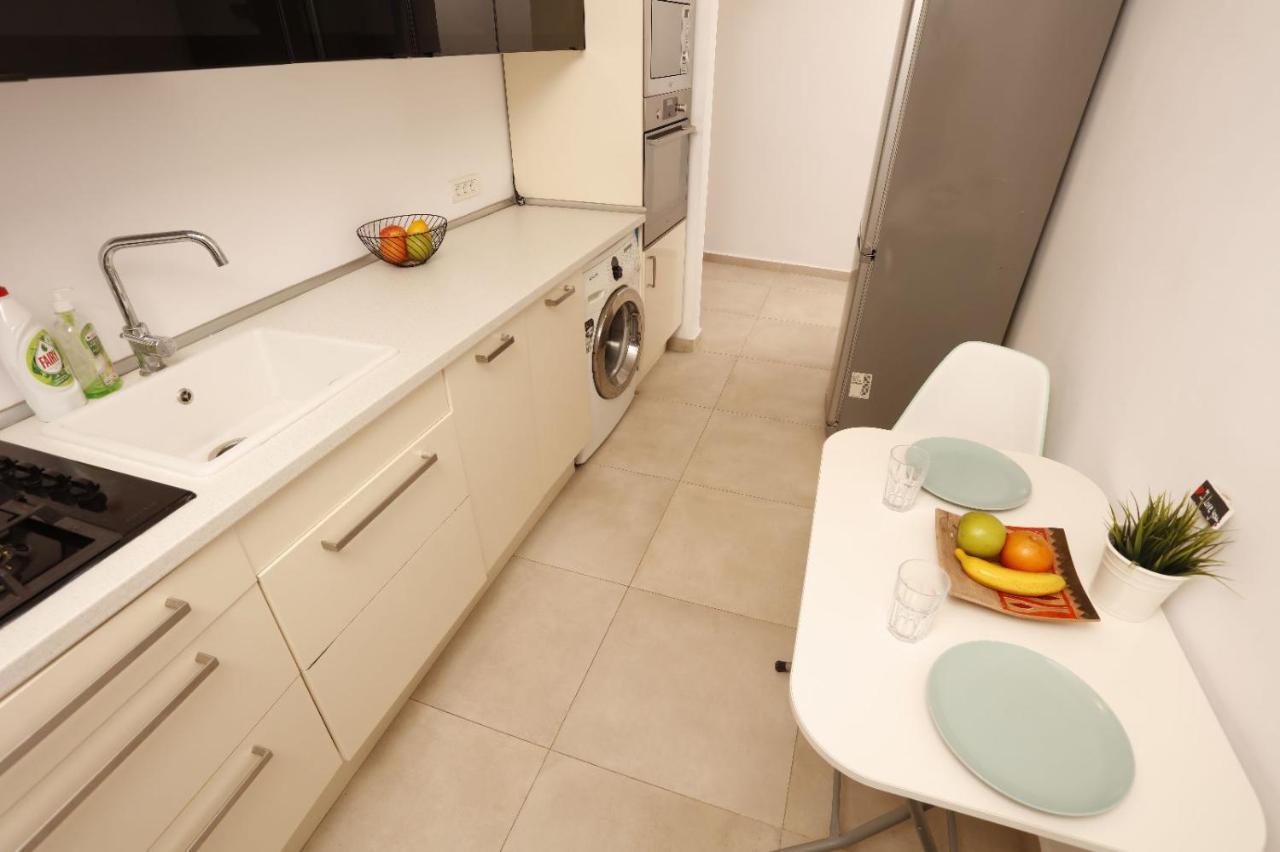 2 Bedroom Apartment With Amazing View In City Center Bucharest Exterior photo